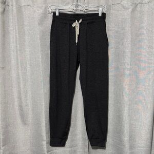 NWOT Vuori Performance Joggers-Wmns Sz XS-Drawstring Waist-Pockets-Charcoal